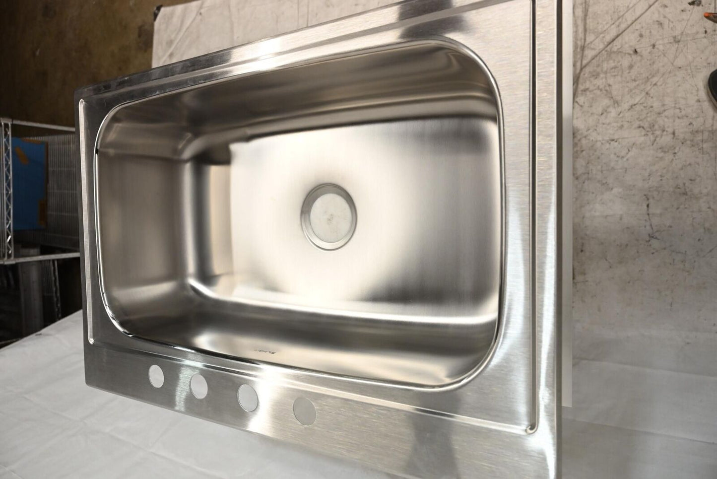 Elkay Parkway 33in. Drop-in 1 Bowl 20 Gauge Stainless Steel Sink Only and No Acc