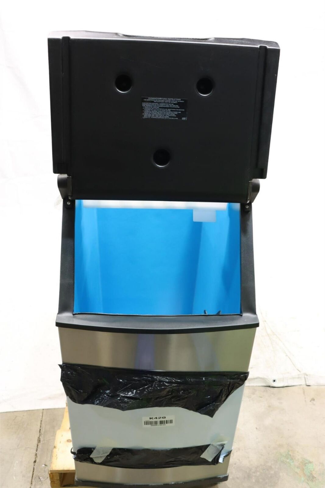 Manitowoc K420 22" Wide Ice Storage Bin (DENTS AND SCRATCHES)