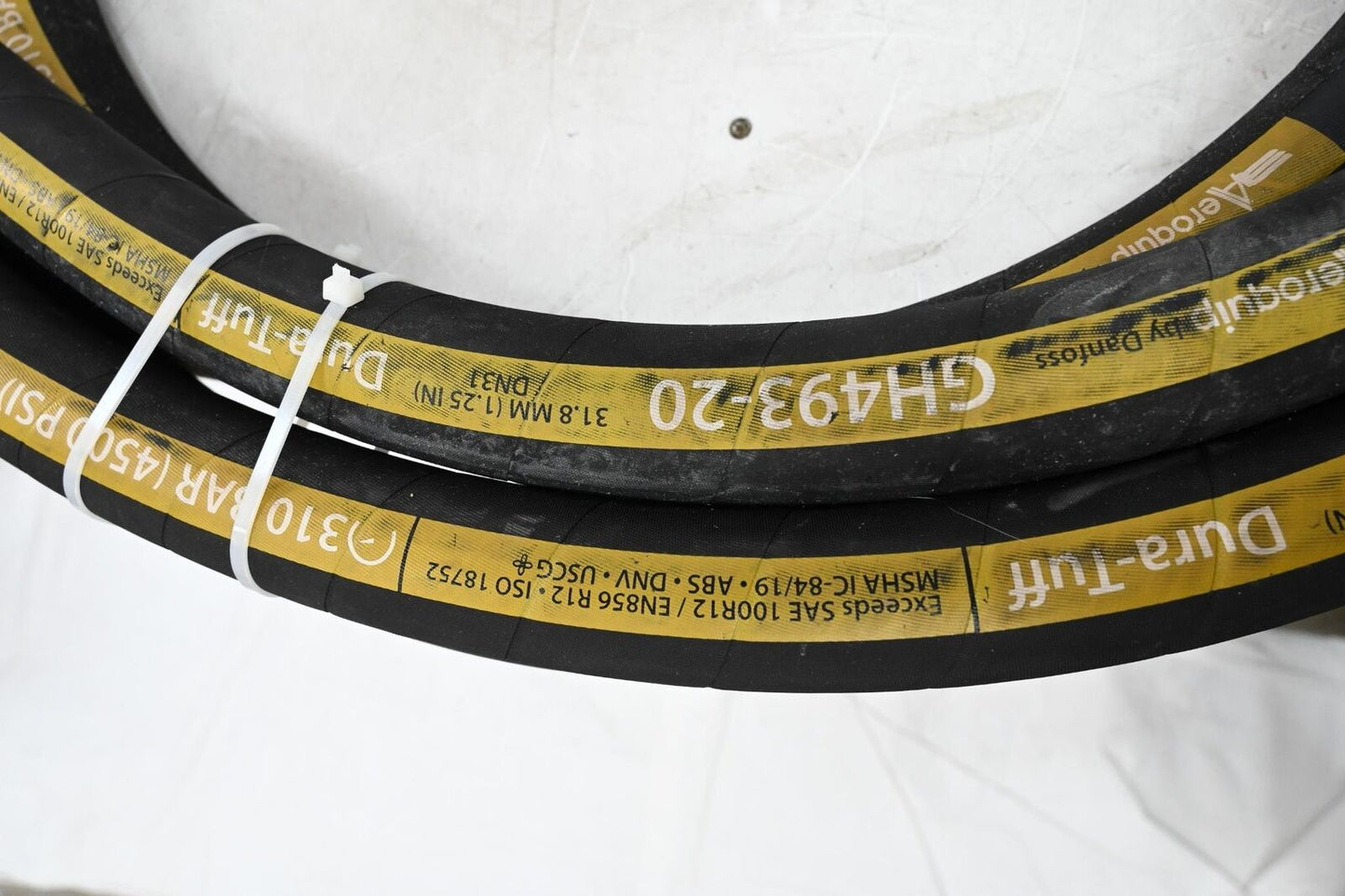 Eaton Aeroquip GH493-20 Hydraulic Hose, 22 ft Hose Length, Black