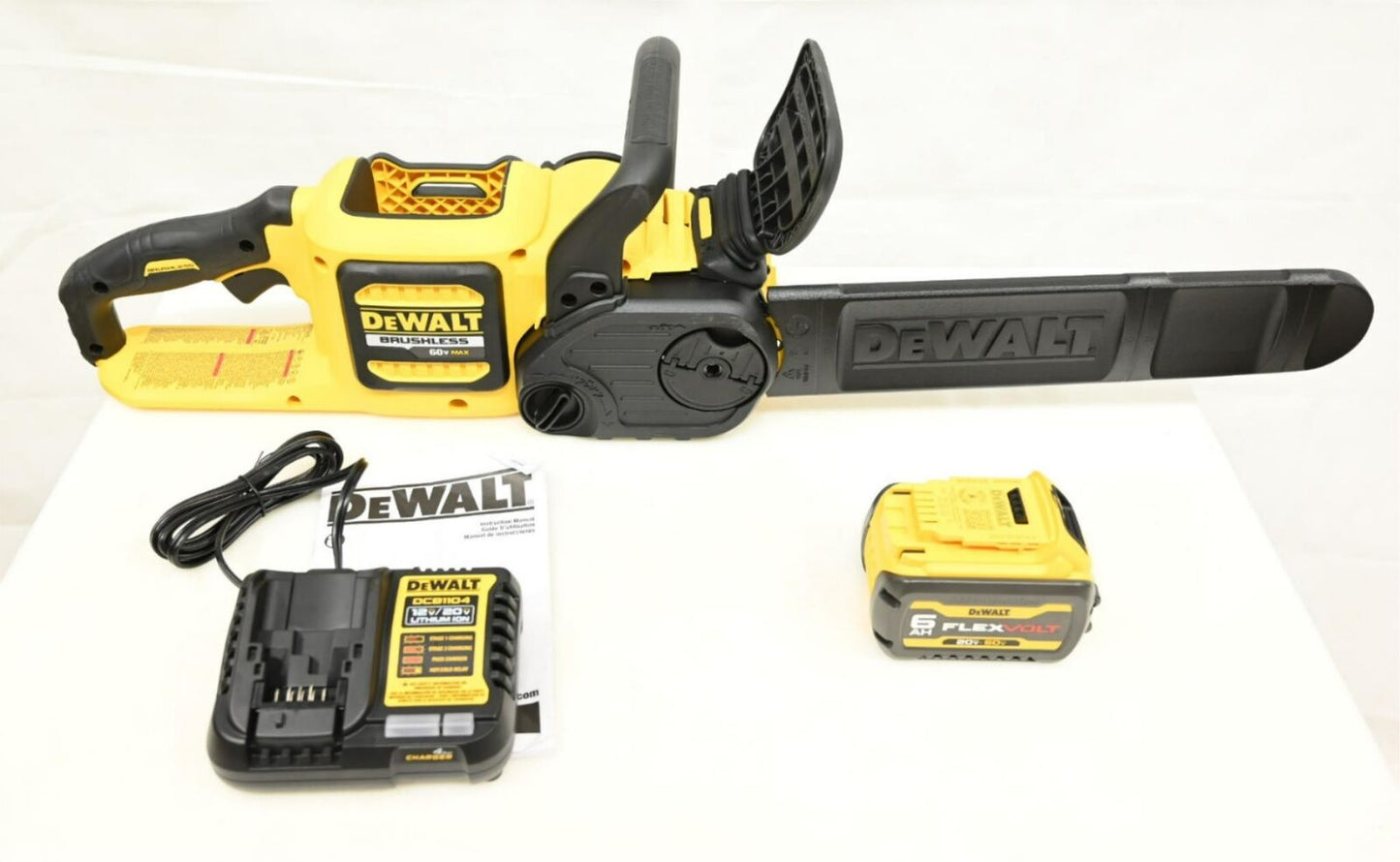 Dewalt DCCS670T1 FLEXVOLT 16" 60V MAX 6Ah Brushless Chainsaw Kit