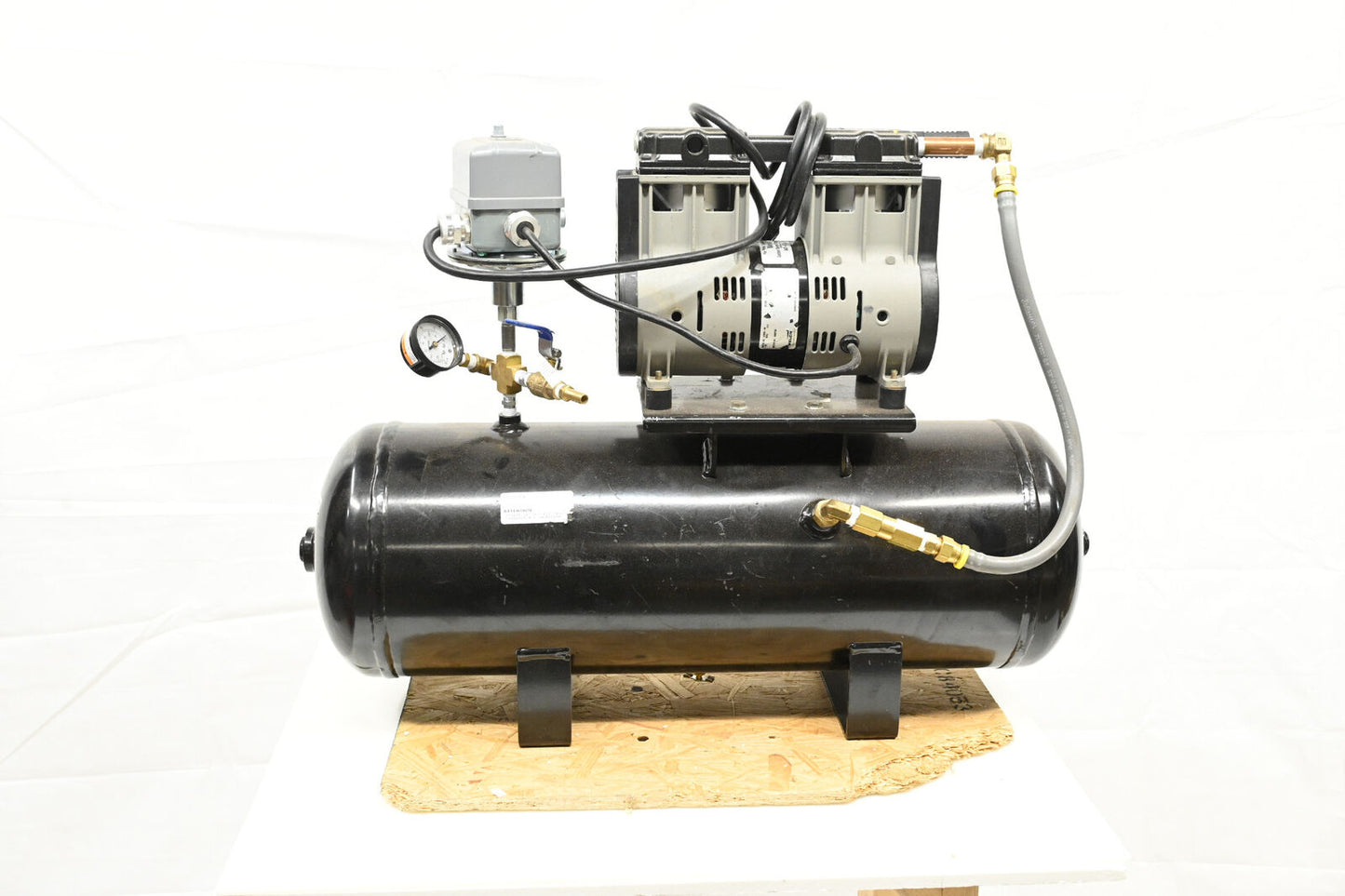 WELCH 8150B-30 Tank Vacuum System 1/2 HP 10 Gallon Tank