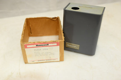 Honeywell R182A 1004 Relay