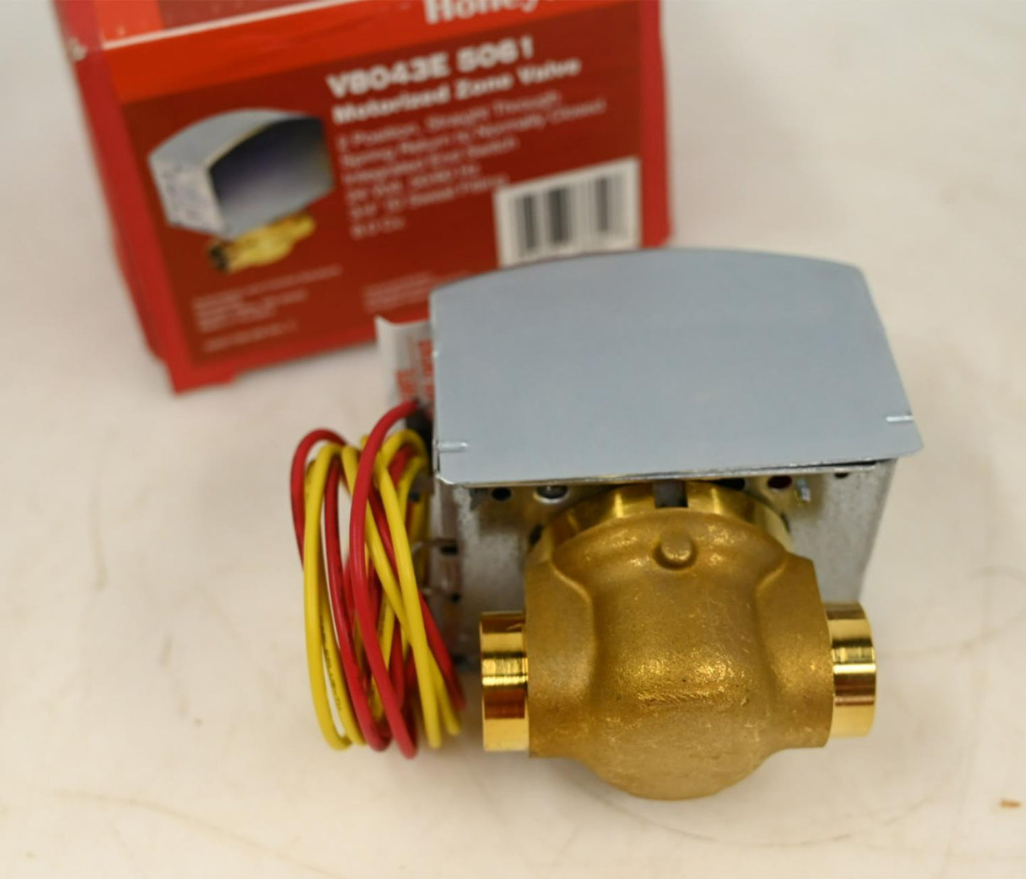 Honeywell V8043E5061 3/4 in Sweat Connection Zone Valve, Normally Closed