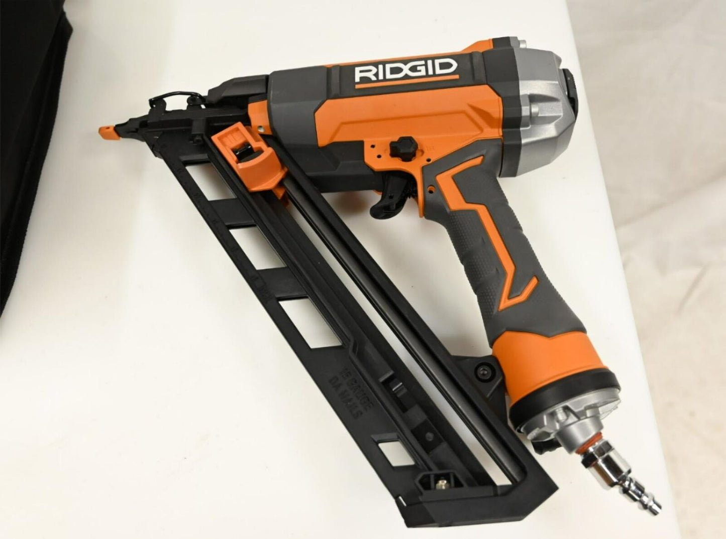 Ridgid R250AFF 15 Gauge 2-1/2" Angled Finish Nailer