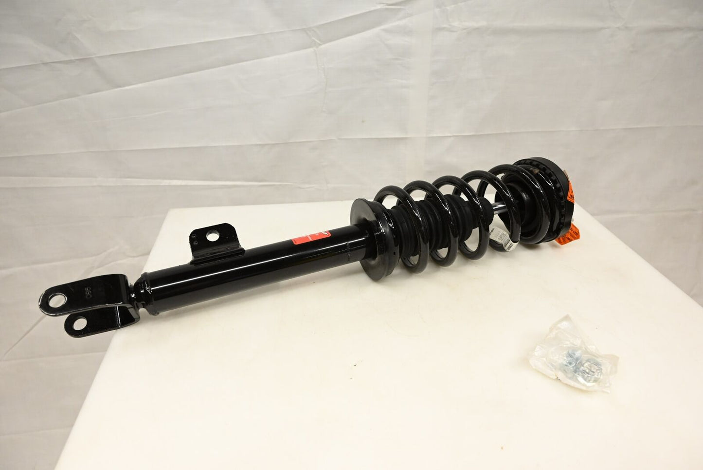 Monroe 672665 Quick-Strut Suspension Strut & Coil Spring Assembly f Chrysler 300