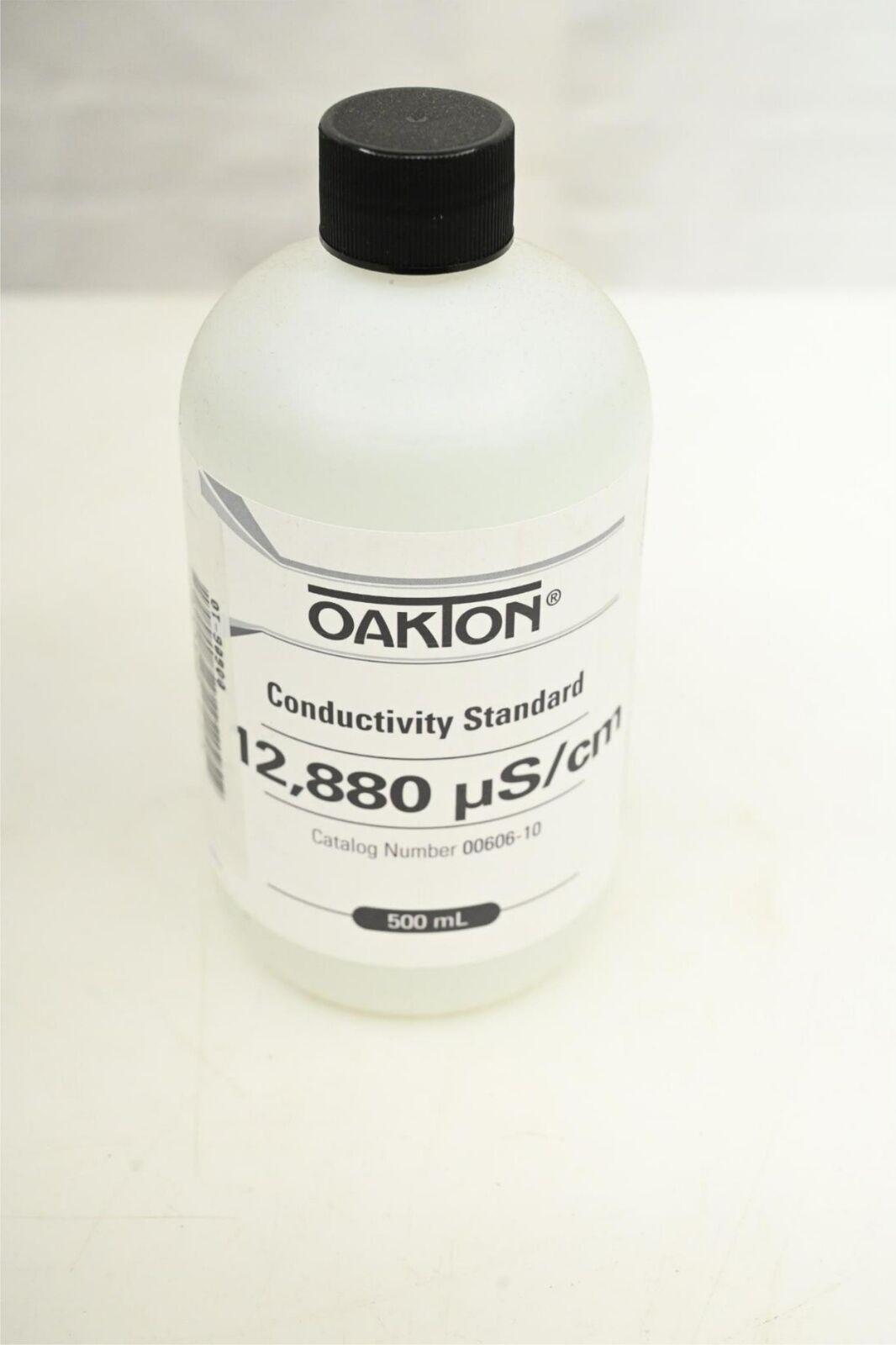 Oakton WD-00606-10 Conductivity Calibration Solution, 1 pt Bottle