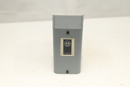 Allen-Bradley 700-C201A1/700-CL110A24 Series B Relay