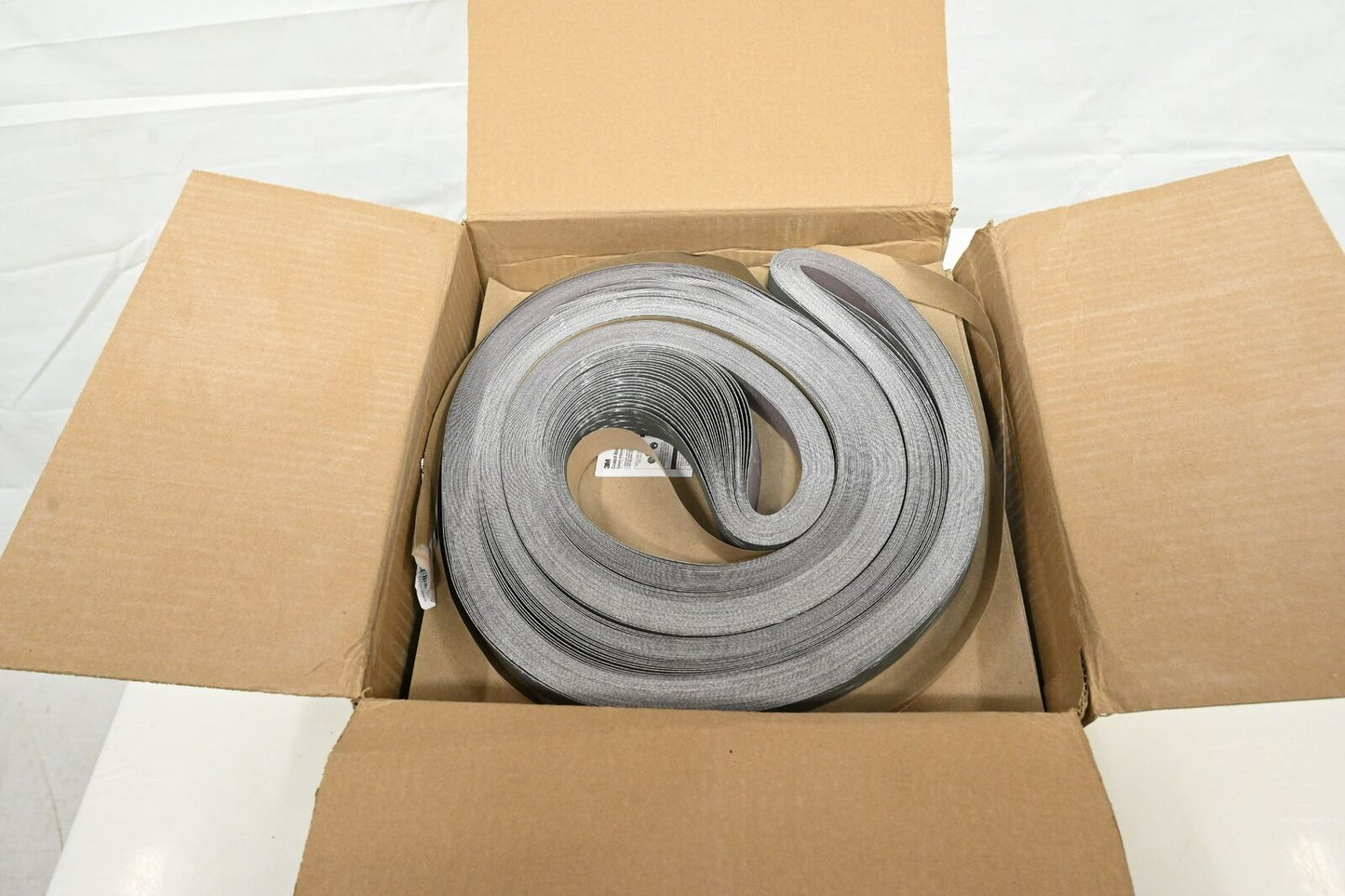 3M 307EA Trizact Abrasive Belts FullFlex Film-Lok, 1-1/4 in/po x 132 in/po, A16