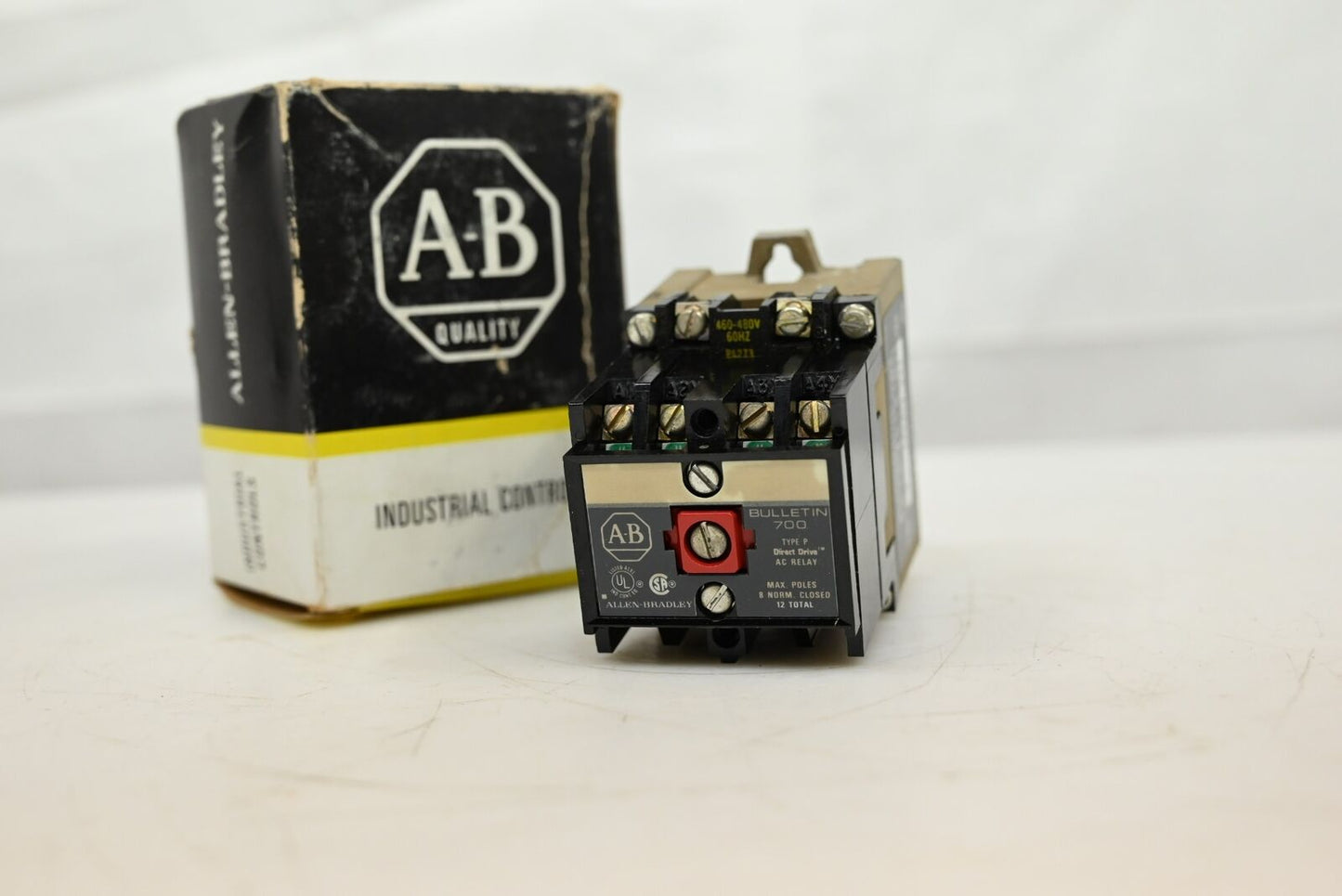 Allen-Bradley 700-P400A4 Control Relay