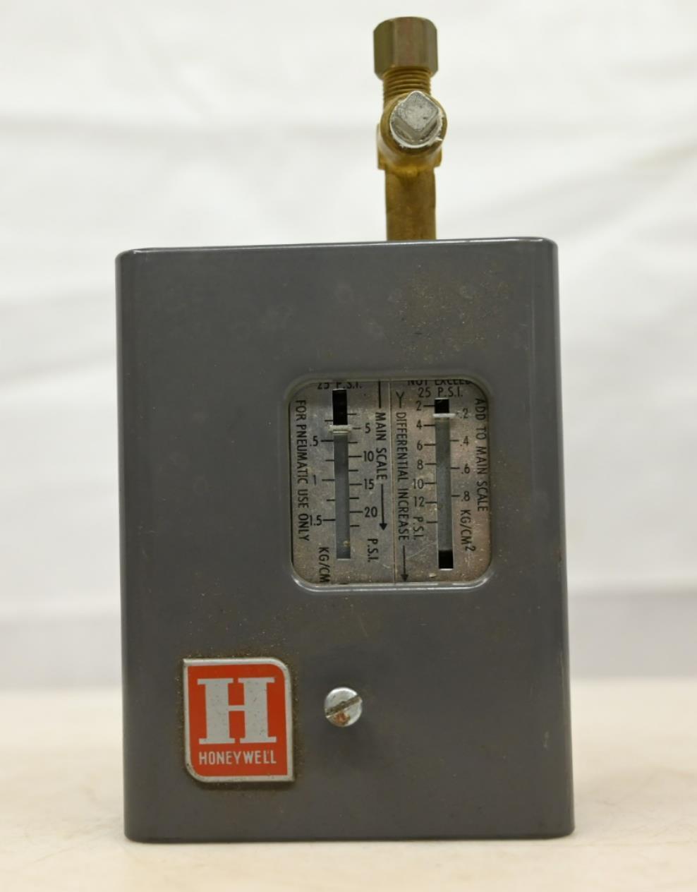 Honeywell P643A1007 2 Pneumatic/Electric Switch