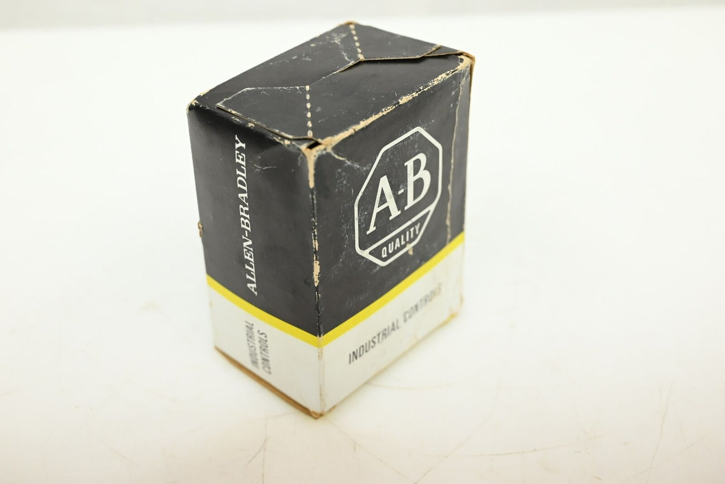 Allen-Bradley 700-P400A4 Control Relay