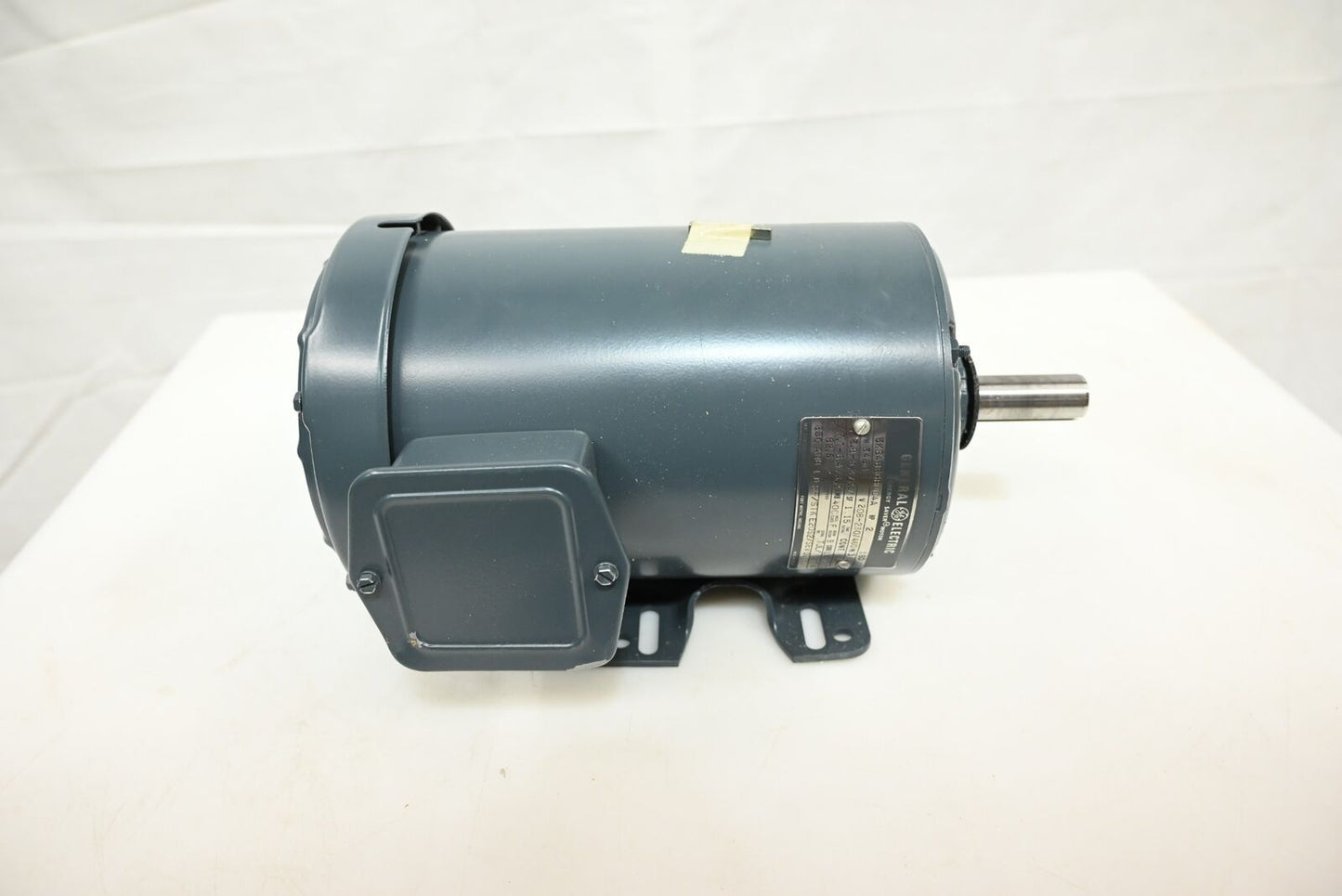 General Electric 5KS48SG8004A Motor 3450 RPM, 208-230/460, Hz 60