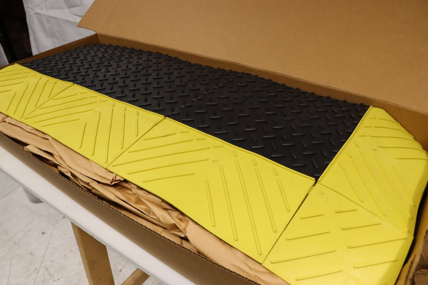 Notrax 621S4272BY Interlocking Antifatigue Mat 6 ft L x 3-1/2 ft W, Black/Yellow