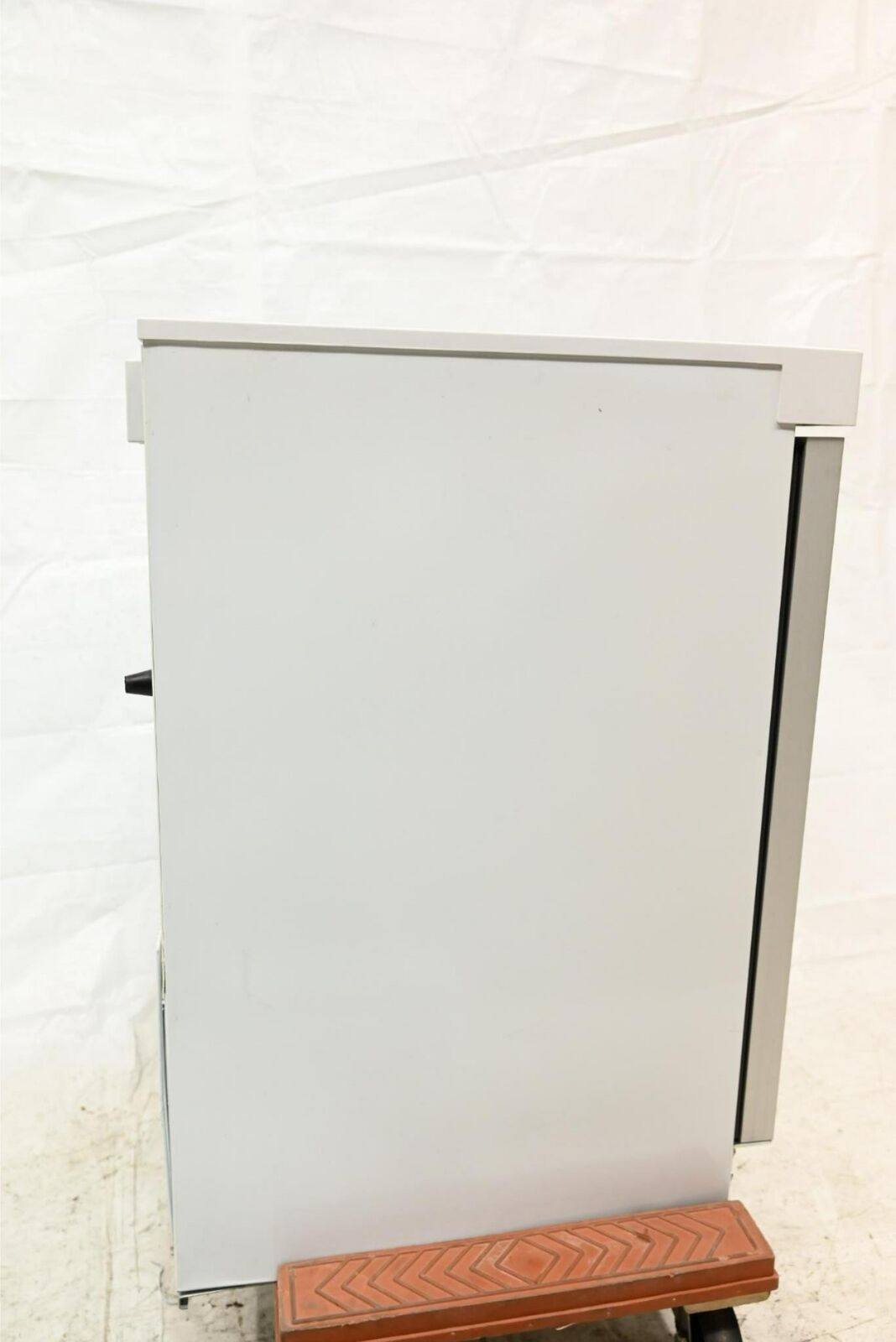 VWR HCUCBI0404G Built In Undercounter Refrigerators w/Natural Refrigerants