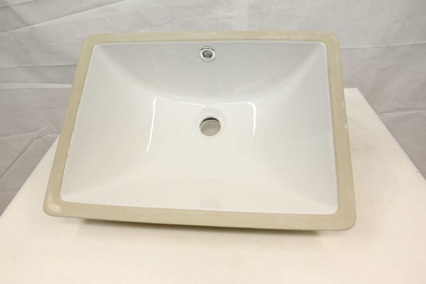 Fresca FVS2017WH Oxford Undermount Sink, White