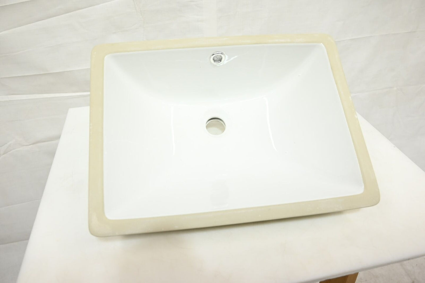 Fresca FVS2017WH Oxford Undermount Sink, White